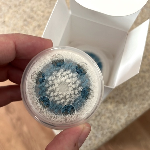 CLARISONIC DEEP PORE BRUSH HEAD (2 PACK) - Picture 3 of 3